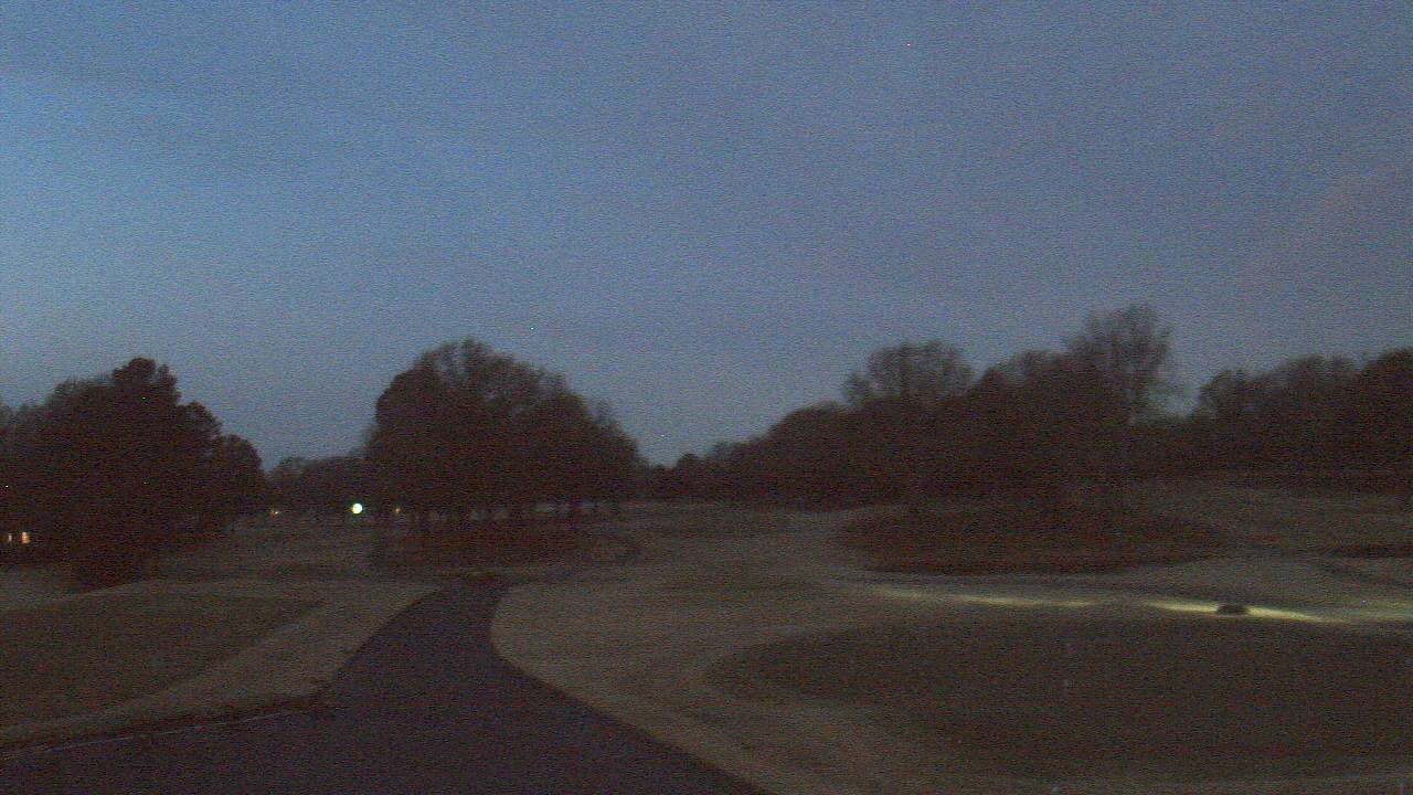 Thumbnail for current weather camera view from Windyke Country Club in Memphis, Tennessee