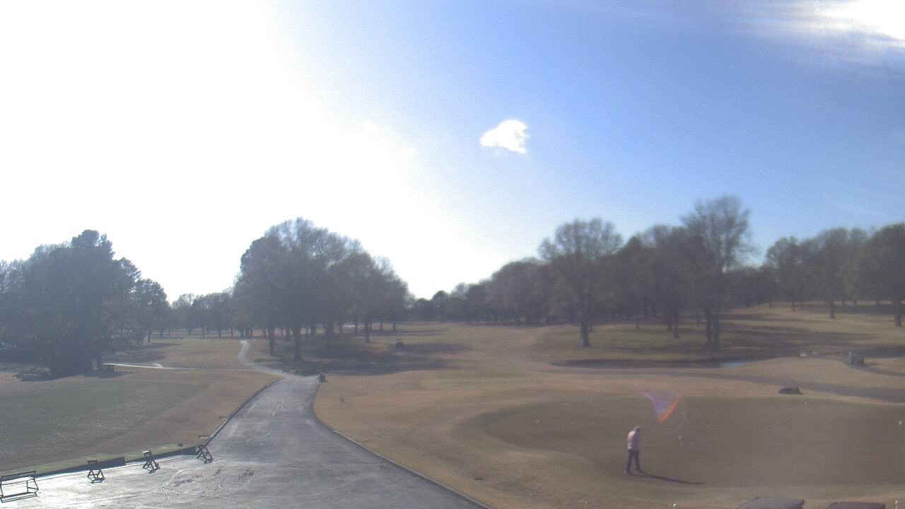 Thumbnail for current weather camera view from Windyke Country Club in Memphis, Tennessee