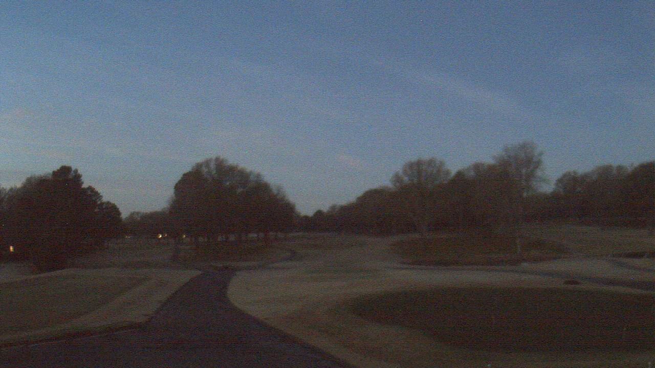 Thumbnail for current weather camera view from Windyke Country Club in Memphis, Tennessee