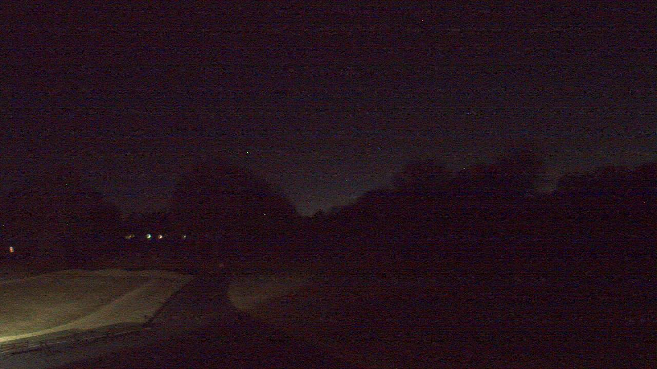 Thumbnail for current weather camera view from Windyke Country Club in Memphis, Tennessee