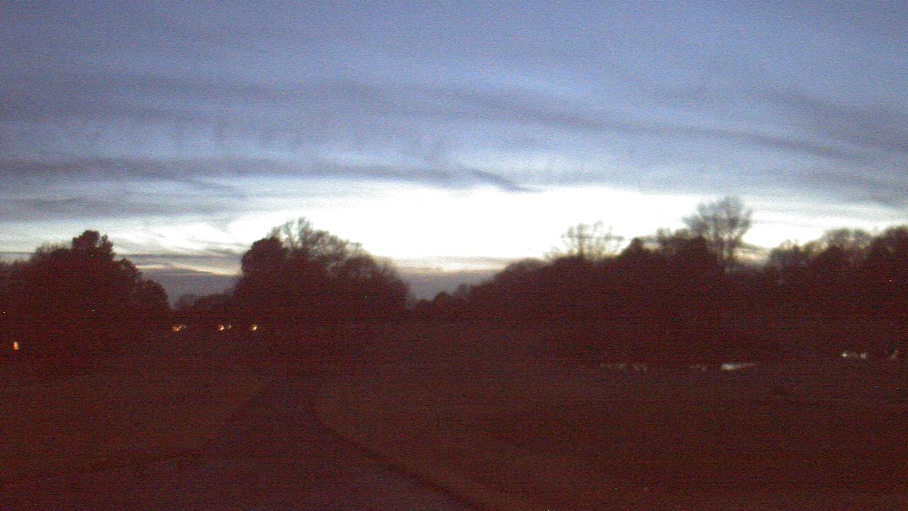 Thumbnail for current weather camera view from Windyke Country Club in Memphis, Tennessee