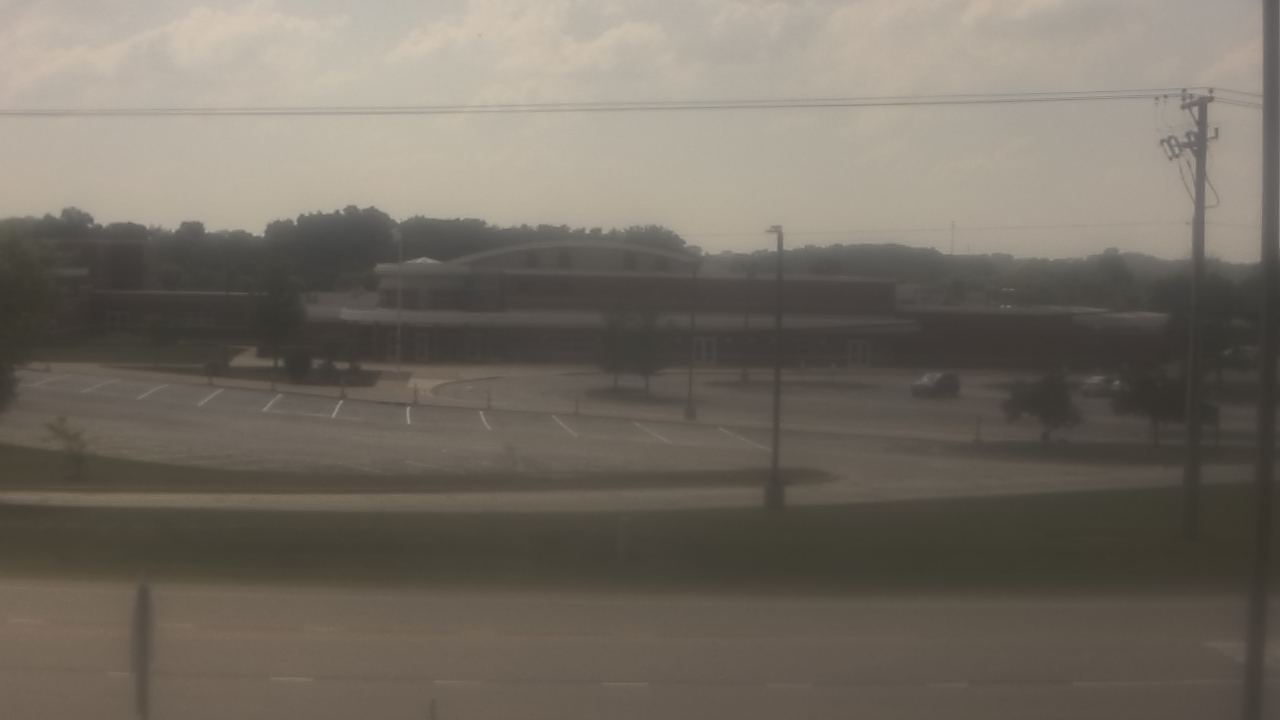 Thumbnail for current weather camera view from Fremont School District 79 in Mundelein, Illinois