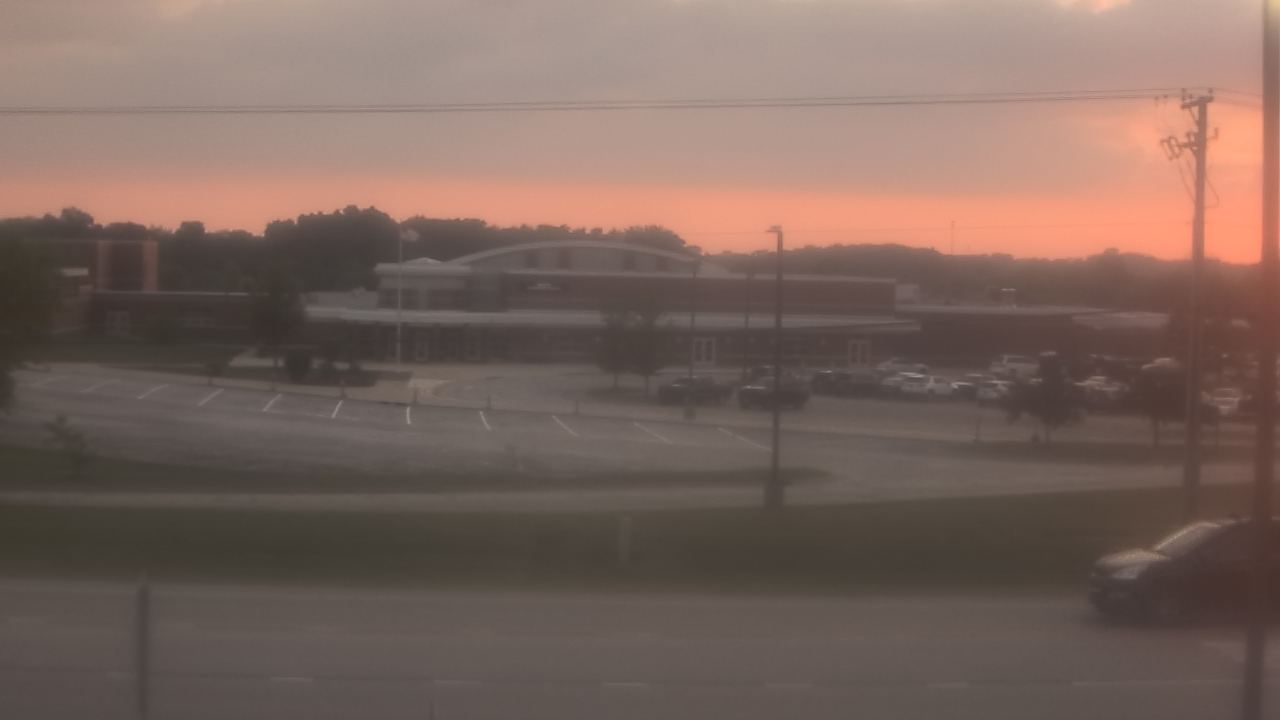 Thumbnail for current weather camera view from Fremont School District 79 in Mundelein, Illinois