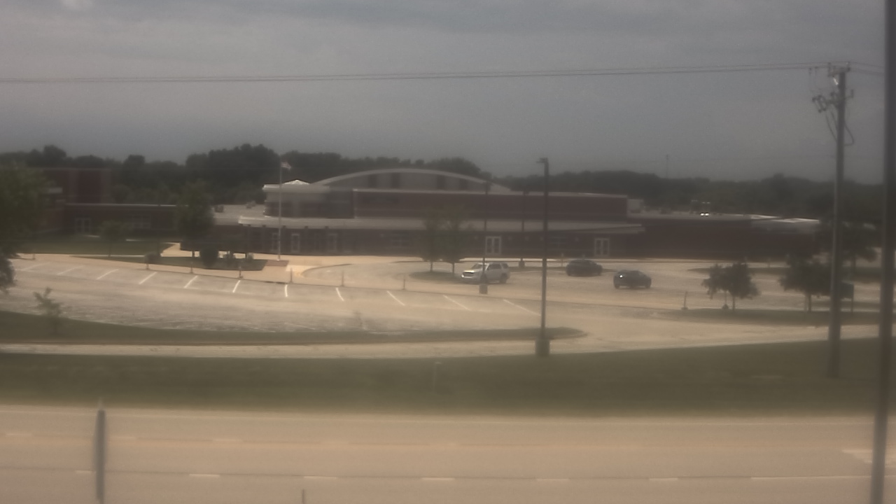 Thumbnail for current weather camera view from Fremont School District 79 in Mundelein, Illinois
