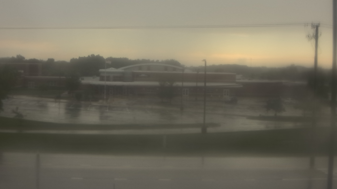 Thumbnail for current weather camera view from Fremont School District 79 in Mundelein, Illinois