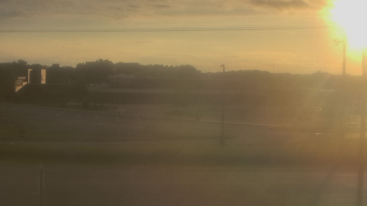 Thumbnail for current weather camera view from Fremont School District 79 in Mundelein, Illinois