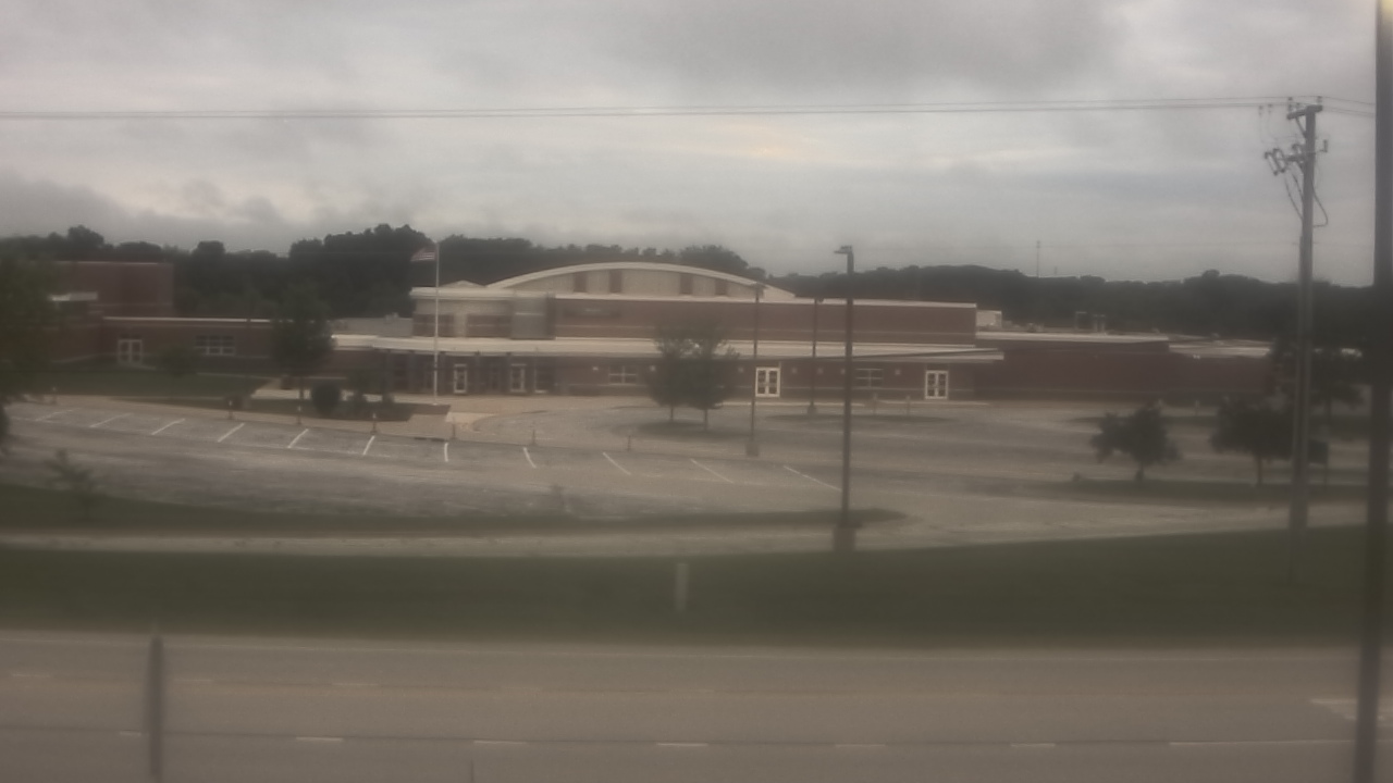 Thumbnail for current weather camera view from Fremont School District 79 in Mundelein, Illinois