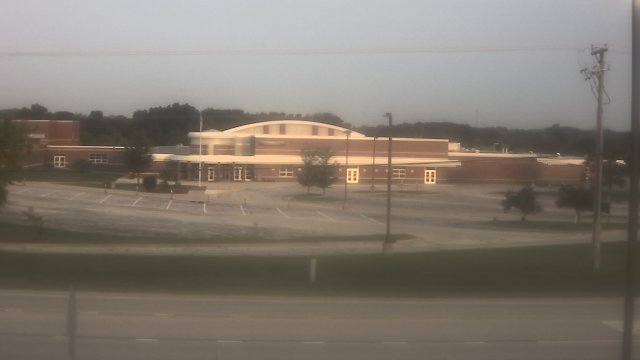 Thumbnail for current weather camera view from Fremont School District 79 in Mundelein, Illinois
