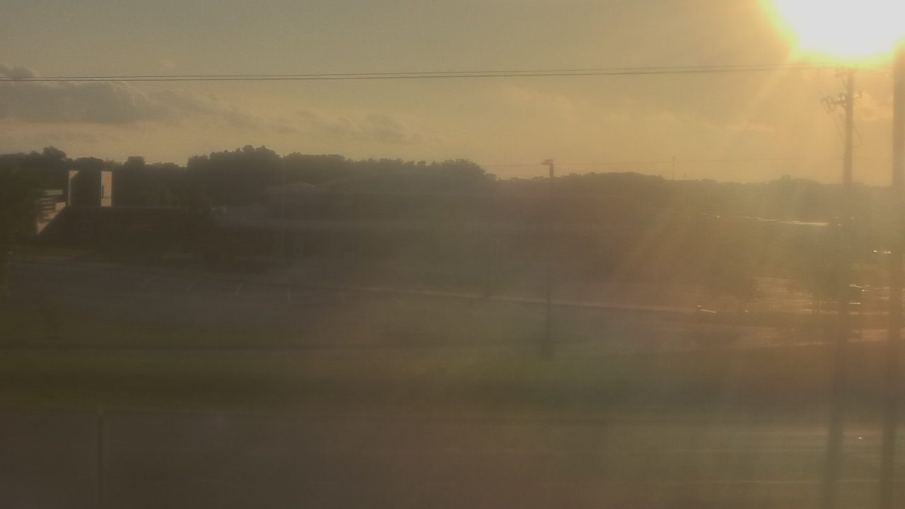 Thumbnail for current weather camera view from Fremont School District 79 in Mundelein, Illinois
