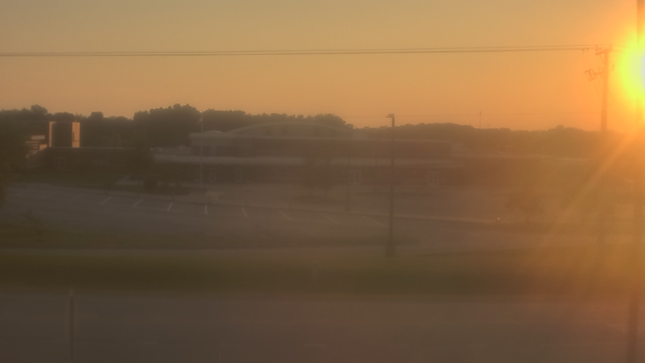 Thumbnail for current weather camera view from Fremont School District 79 in Mundelein, Illinois