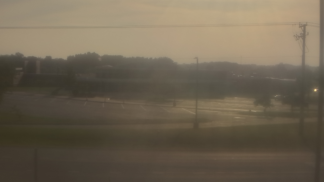 Thumbnail for current weather camera view from Fremont School District 79 in Mundelein, Illinois