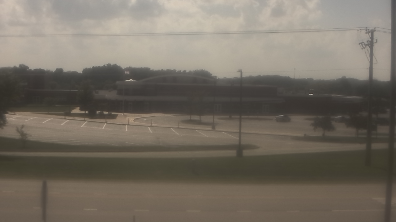 Thumbnail for current weather camera view from Fremont School District 79 in Mundelein, Illinois
