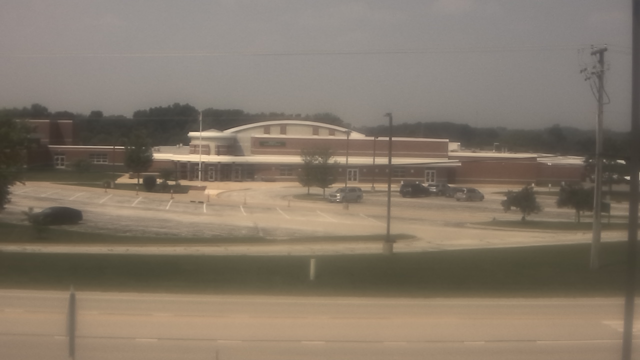 Thumbnail for current weather camera view from Fremont School District 79 in Mundelein, Illinois