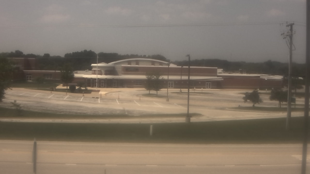 Thumbnail for current weather camera view from Fremont School District 79 in Mundelein, Illinois