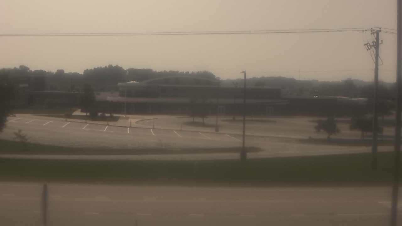 Thumbnail for current weather camera view from Fremont School District 79 in Mundelein, Illinois