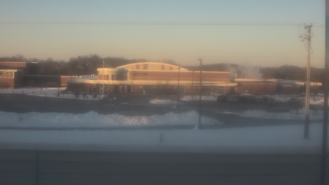 Thumbnail for current weather camera view from Fremont School District 79 in Mundelein, Illinois