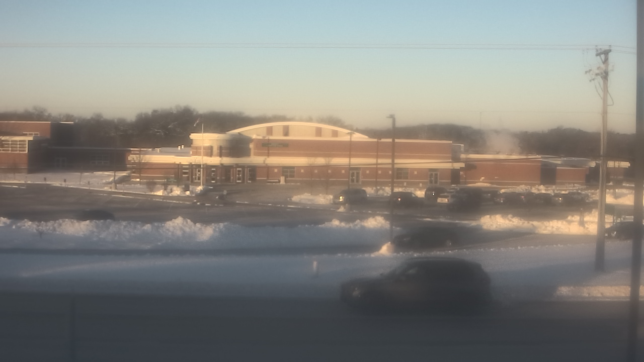 Thumbnail for current weather camera view from Fremont School District 79 in Mundelein, Illinois
