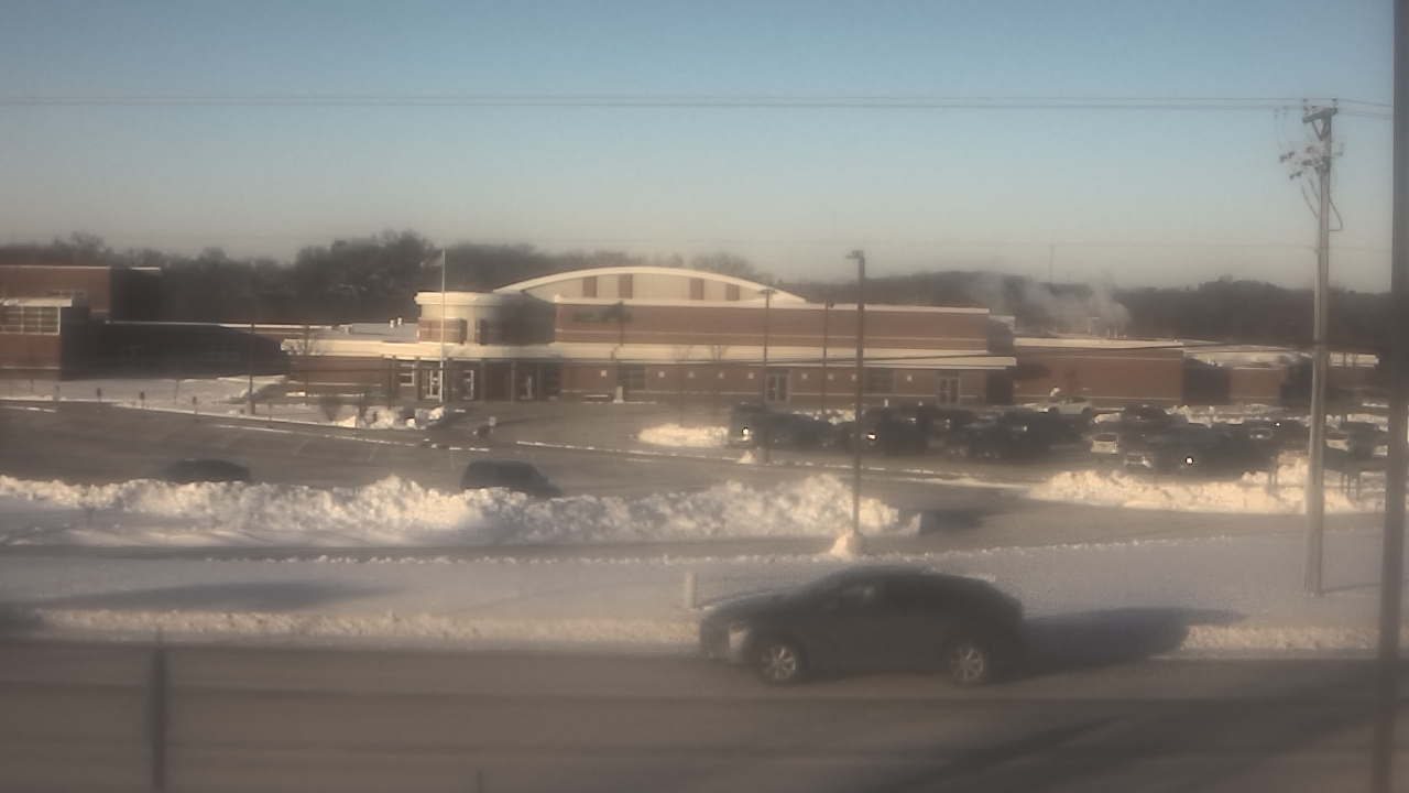 Thumbnail for current weather camera view from Fremont School District 79 in Mundelein, Illinois