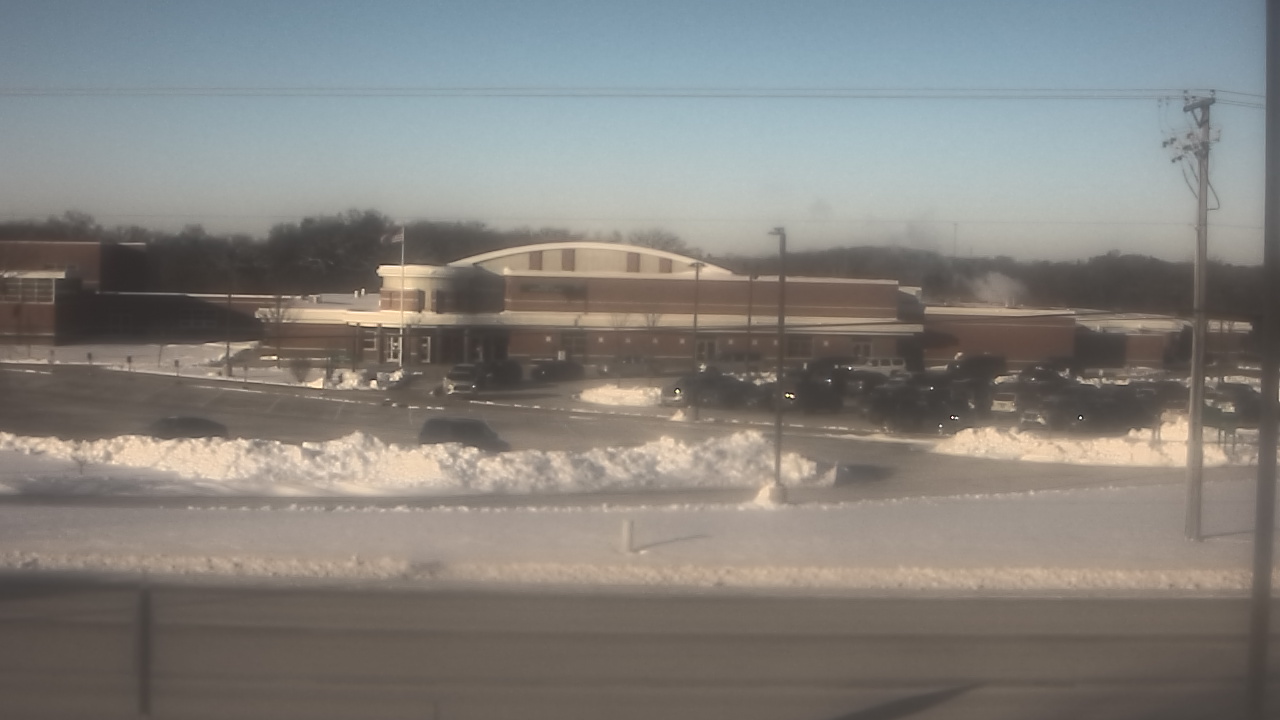 Thumbnail for current weather camera view from Fremont School District 79 in Mundelein, Illinois