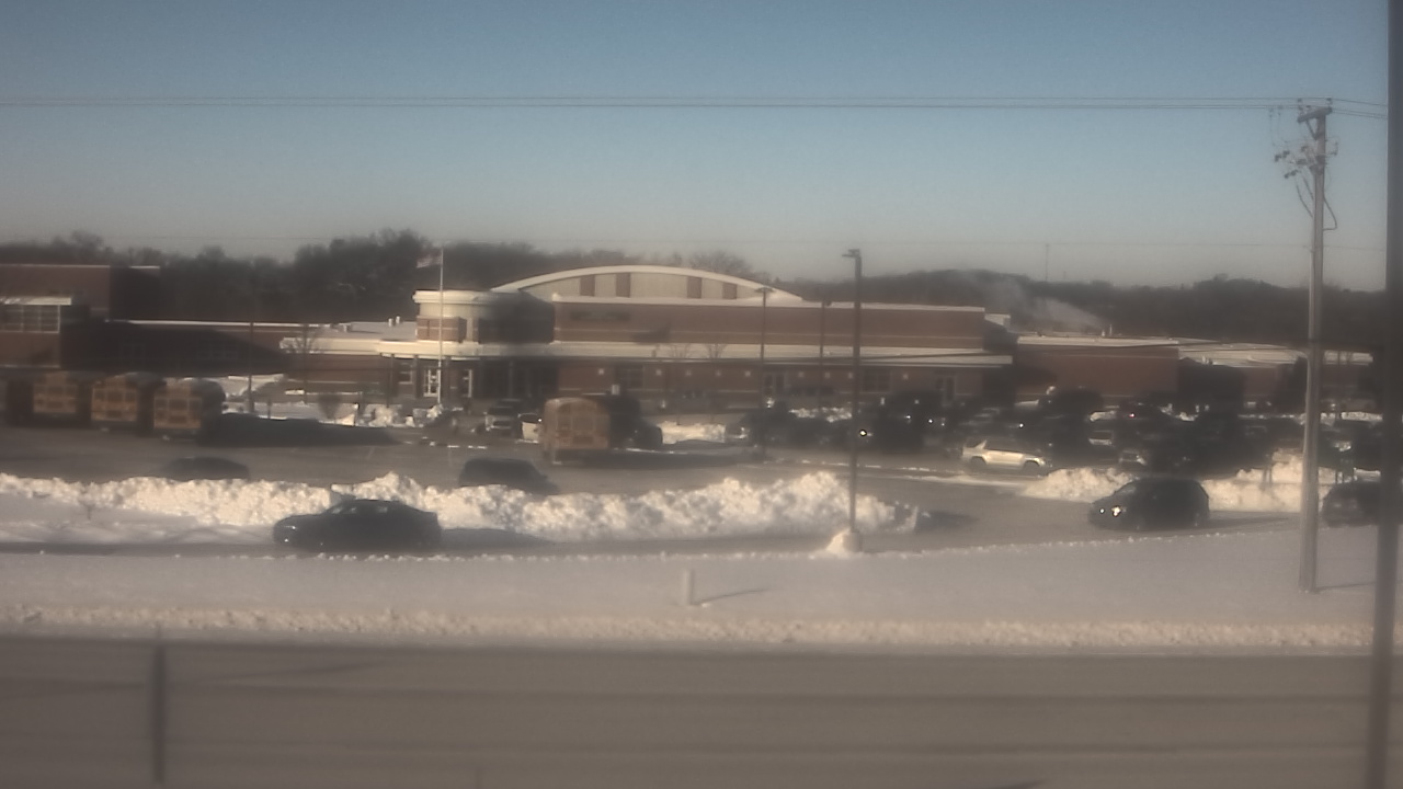 Thumbnail for current weather camera view from Fremont School District 79 in Mundelein, Illinois