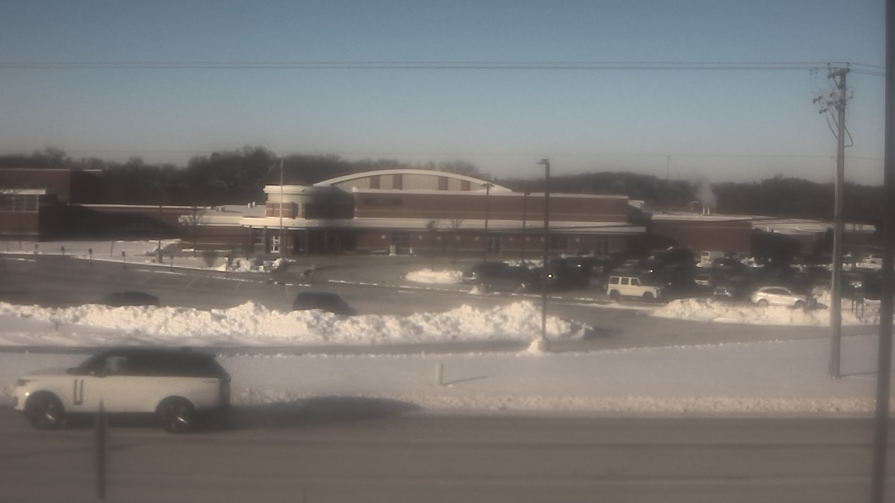 Thumbnail for current weather camera view from Fremont School District 79 in Mundelein, Illinois