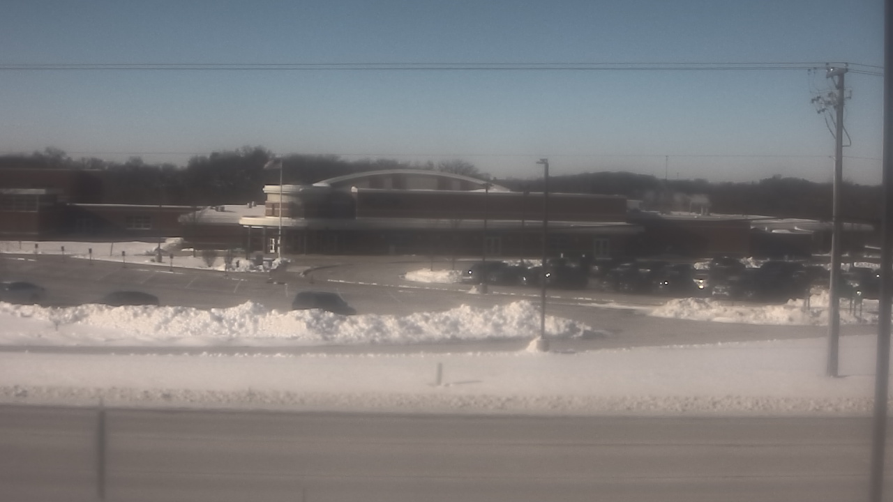 Thumbnail for current weather camera view from Fremont School District 79 in Mundelein, Illinois