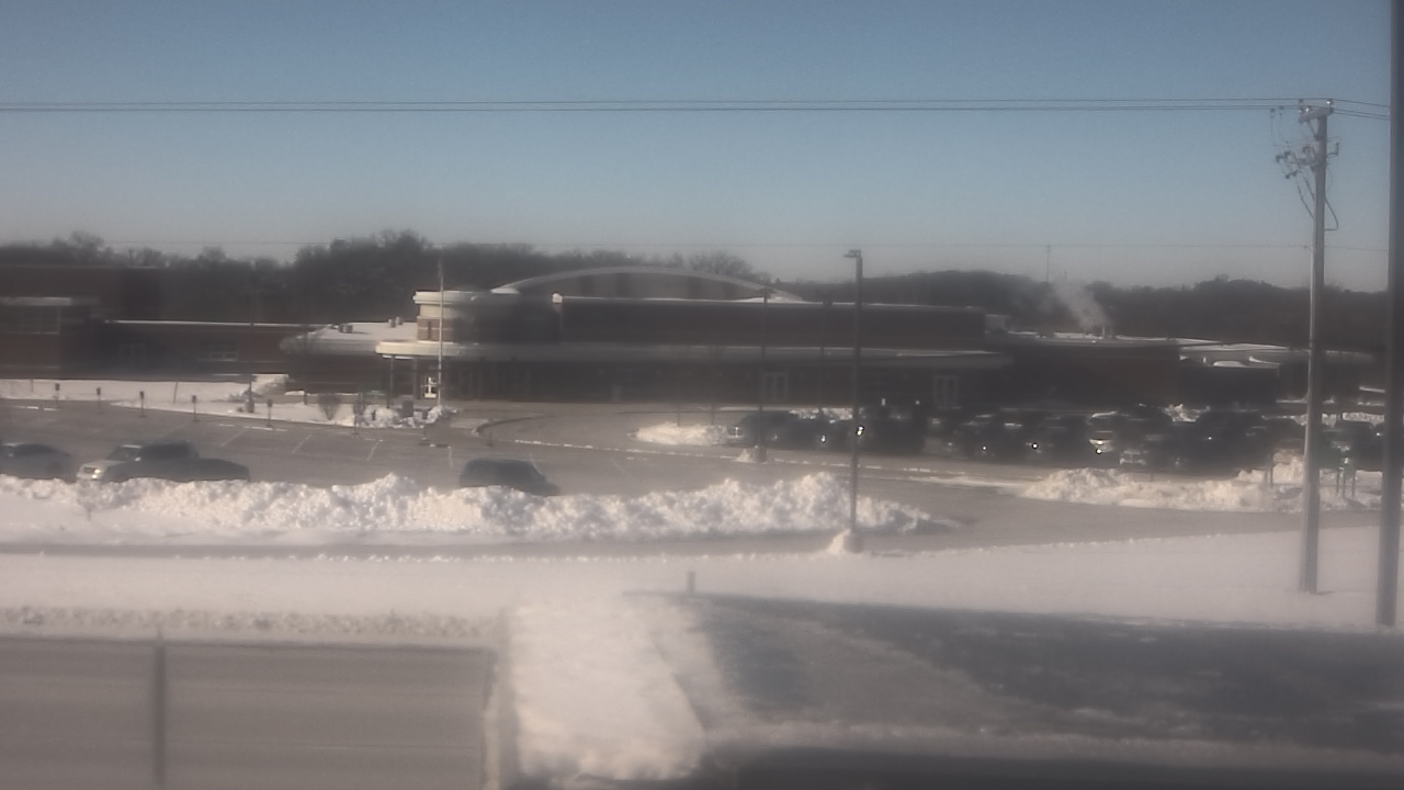 Thumbnail for current weather camera view from Fremont School District 79 in Mundelein, Illinois