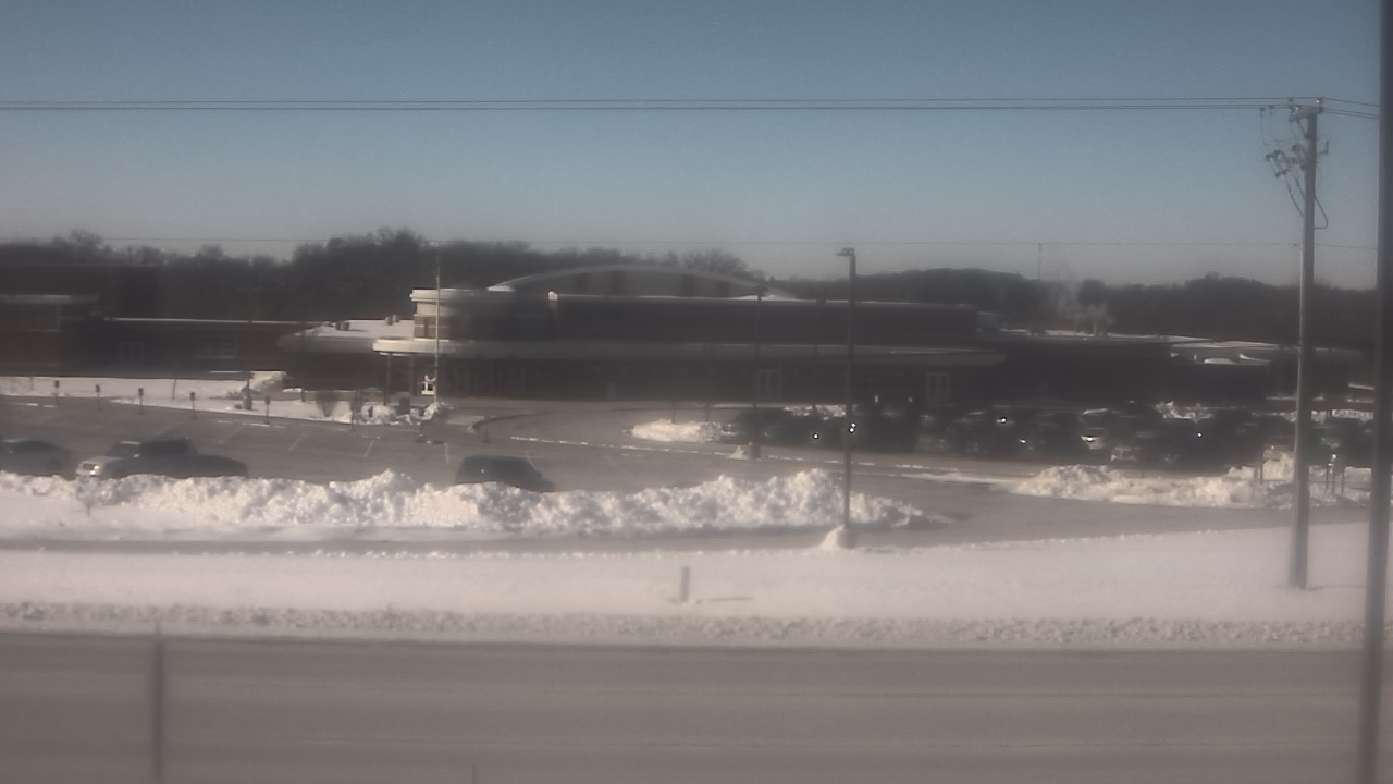 Thumbnail for current weather camera view from Fremont School District 79 in Mundelein, Illinois