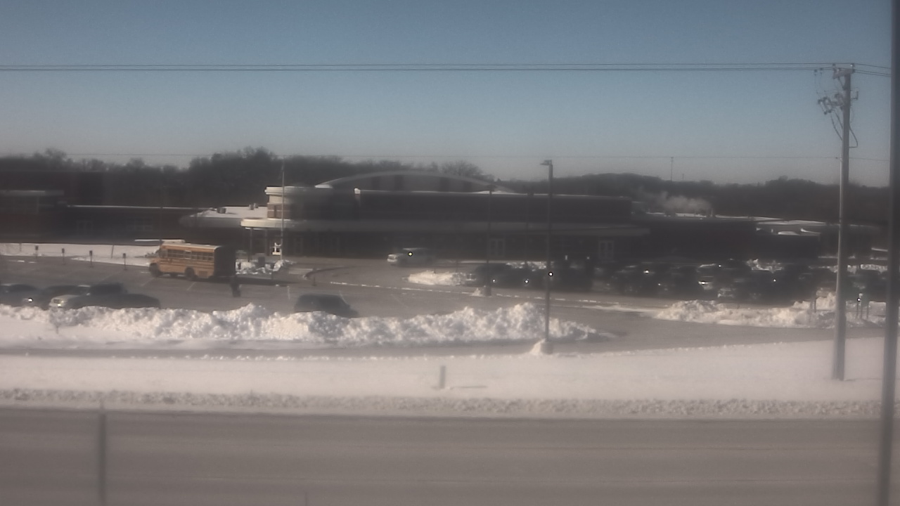 Thumbnail for current weather camera view from Fremont School District 79 in Mundelein, Illinois