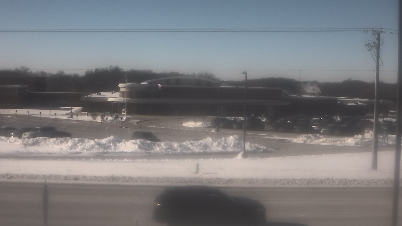 Thumbnail for current weather camera view from Fremont School District 79 in Mundelein, Illinois