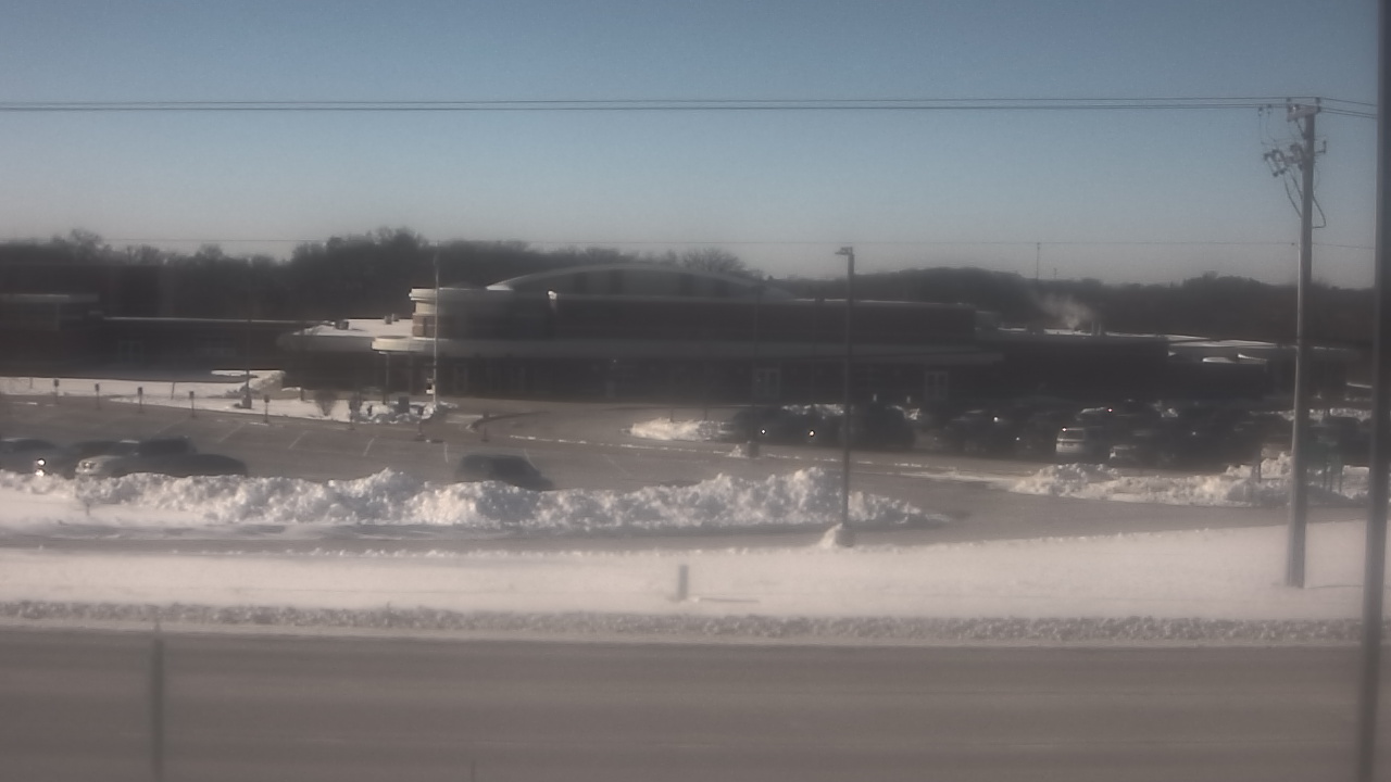 Thumbnail for current weather camera view from Fremont School District 79 in Mundelein, Illinois