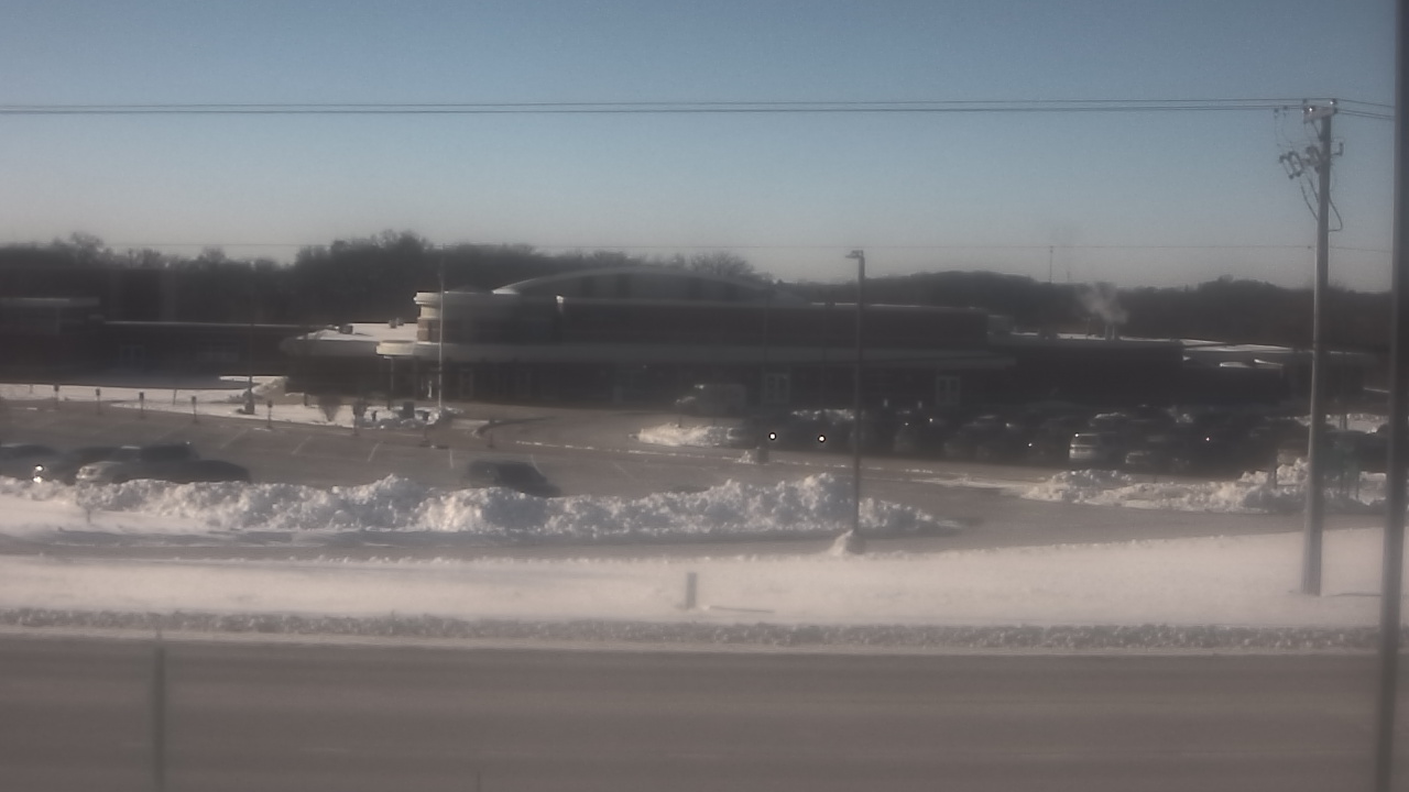Thumbnail for current weather camera view from Fremont School District 79 in Mundelein, Illinois