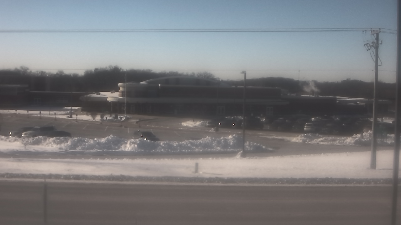 Thumbnail for current weather camera view from Fremont School District 79 in Mundelein, Illinois