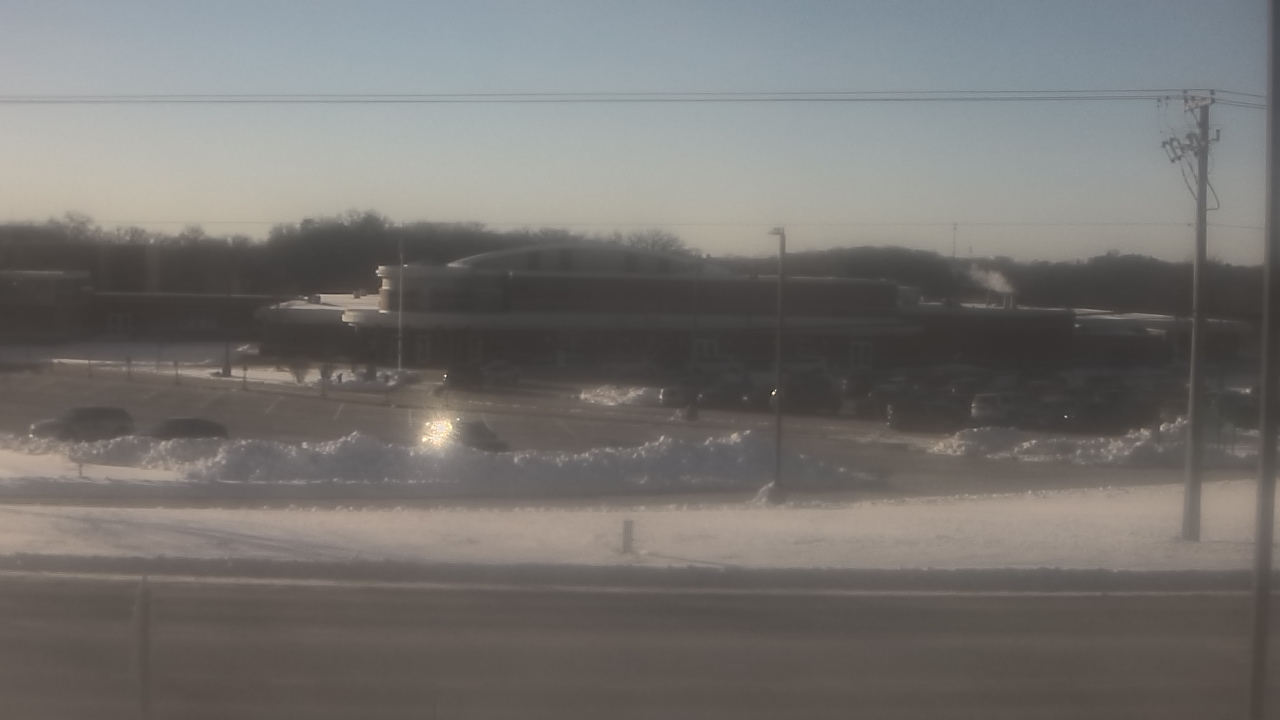 Thumbnail for current weather camera view from Fremont School District 79 in Mundelein, Illinois
