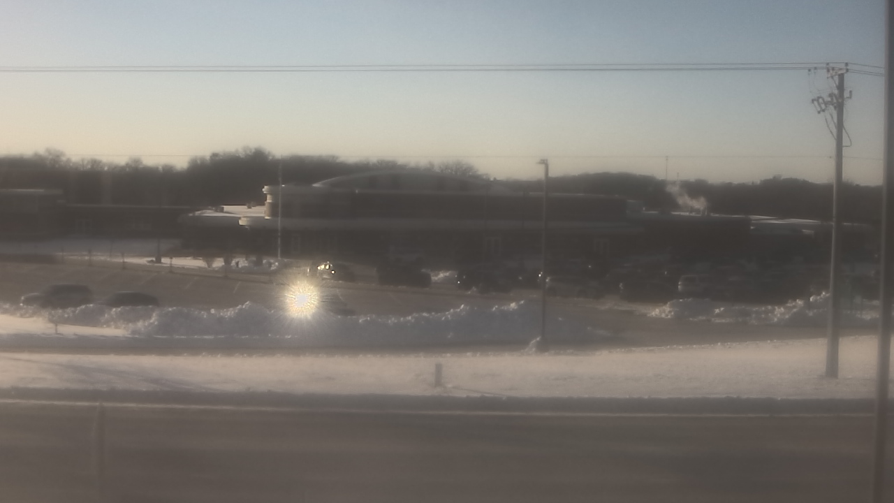 Thumbnail for current weather camera view from Fremont School District 79 in Mundelein, Illinois