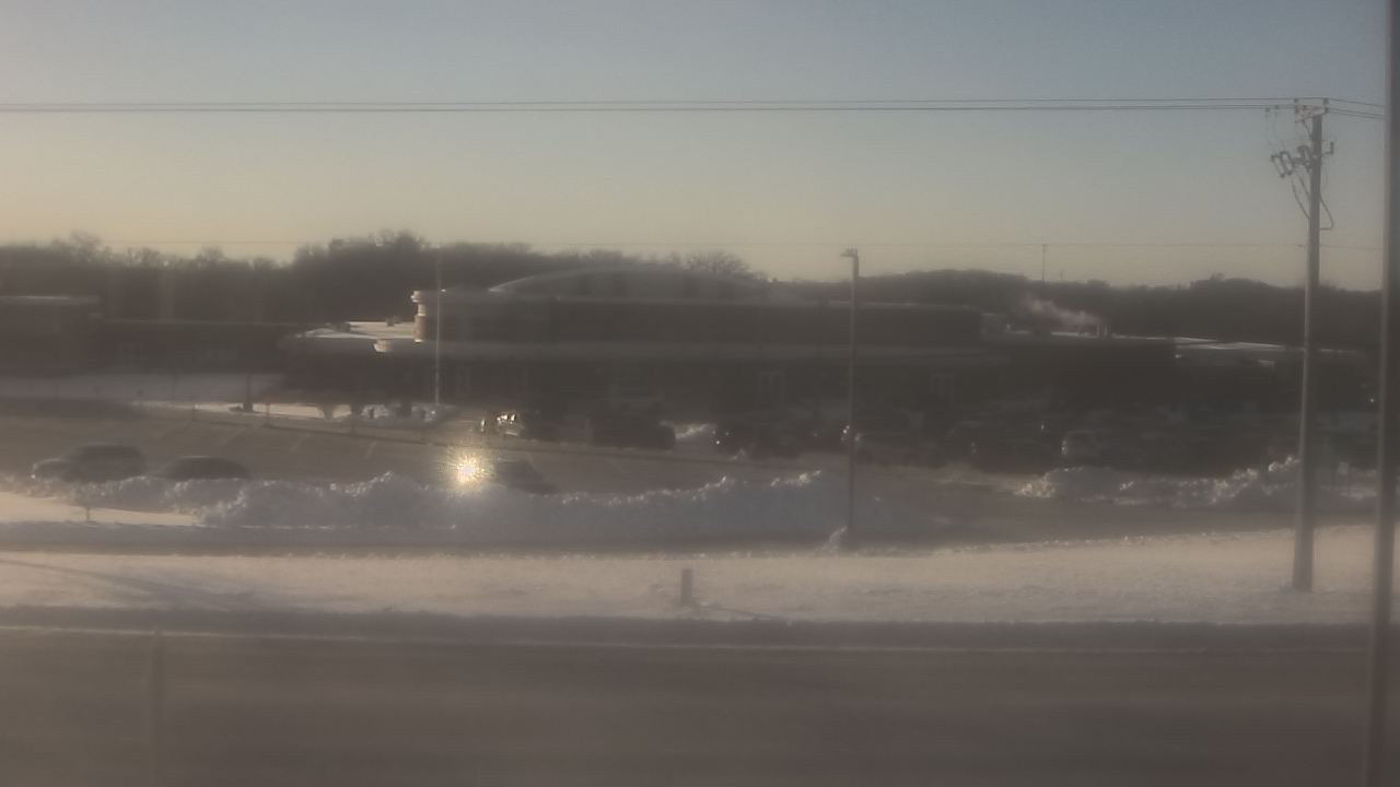 Thumbnail for current weather camera view from Fremont School District 79 in Mundelein, Illinois