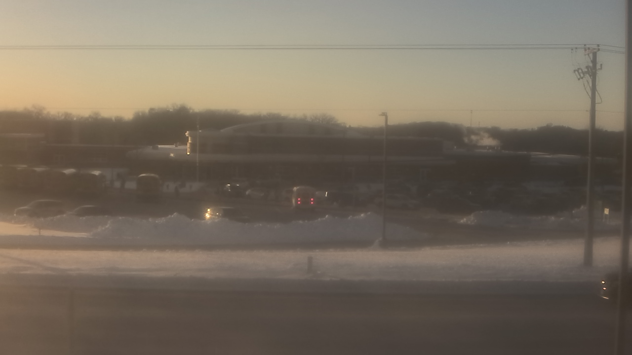 Thumbnail for current weather camera view from Fremont School District 79 in Mundelein, Illinois