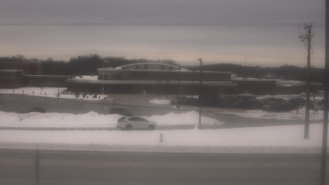 Thumbnail for current weather camera view from Fremont School District 79 in Mundelein, Illinois