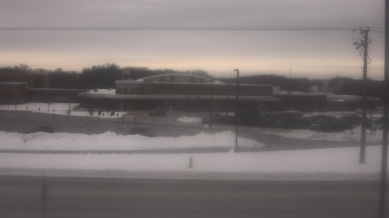 Thumbnail for current weather camera view from Fremont School District 79 in Mundelein, Illinois