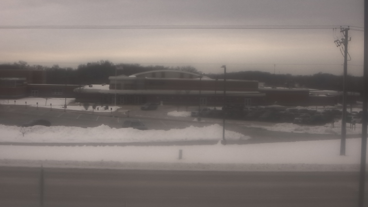 Thumbnail for current weather camera view from Fremont School District 79 in Mundelein, Illinois