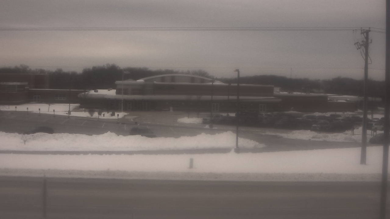Thumbnail for current weather camera view from Fremont School District 79 in Mundelein, Illinois