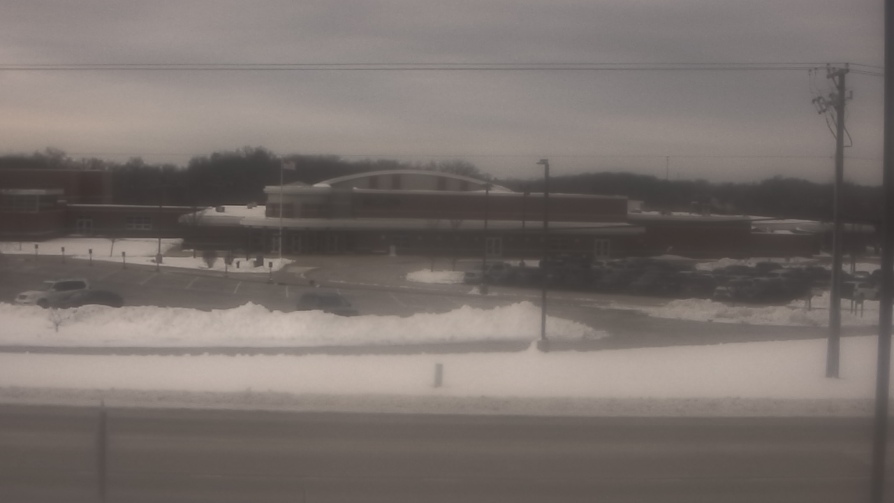 Thumbnail for current weather camera view from Fremont School District 79 in Mundelein, Illinois