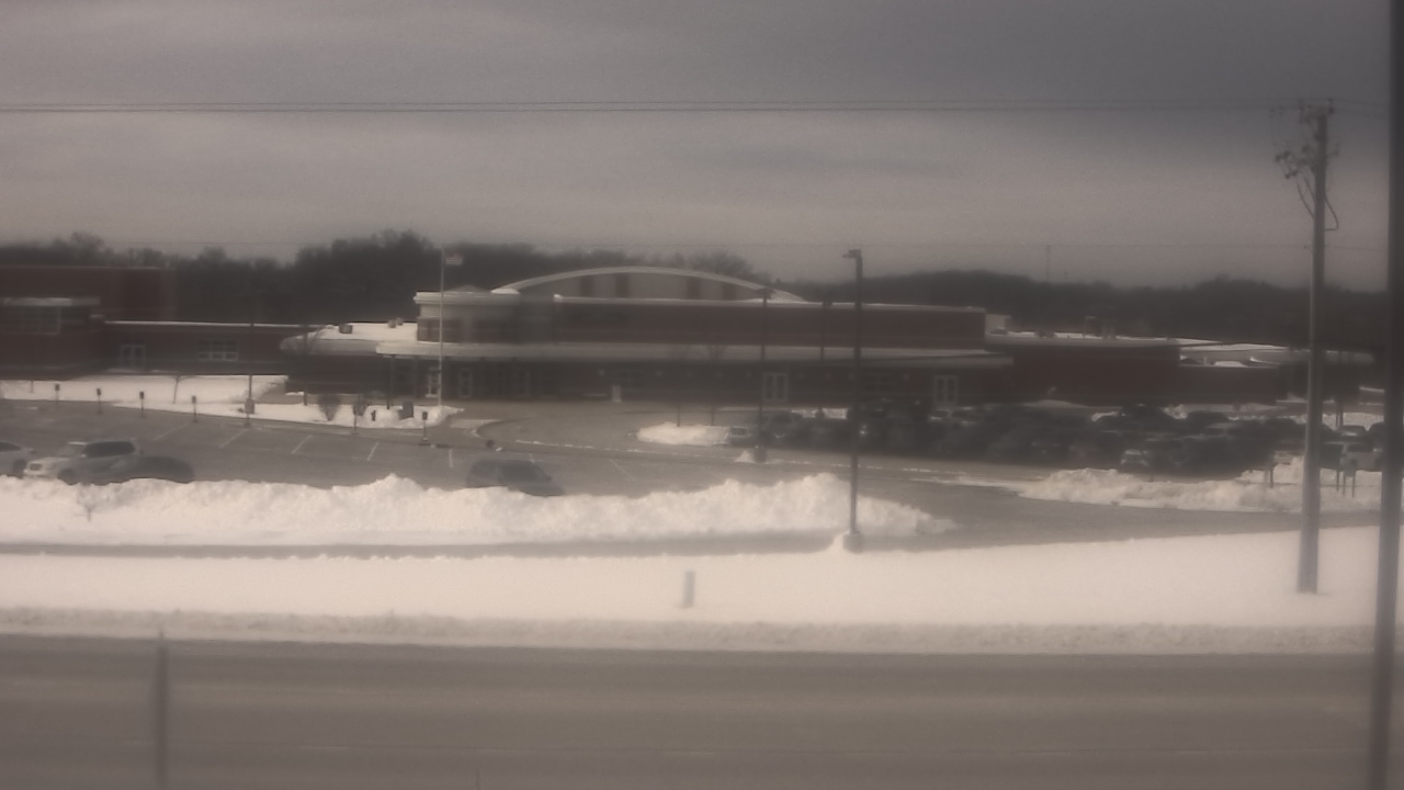 Thumbnail for current weather camera view from Fremont School District 79 in Mundelein, Illinois