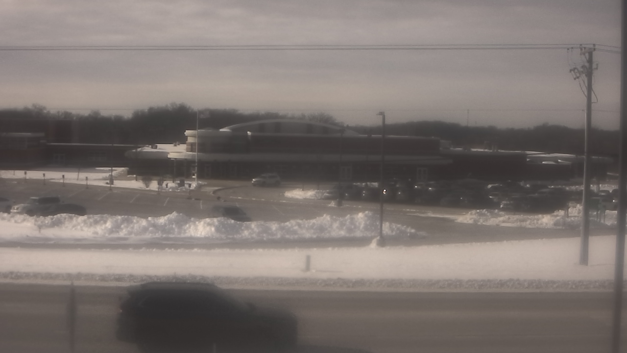 Thumbnail for current weather camera view from Fremont School District 79 in Mundelein, Illinois