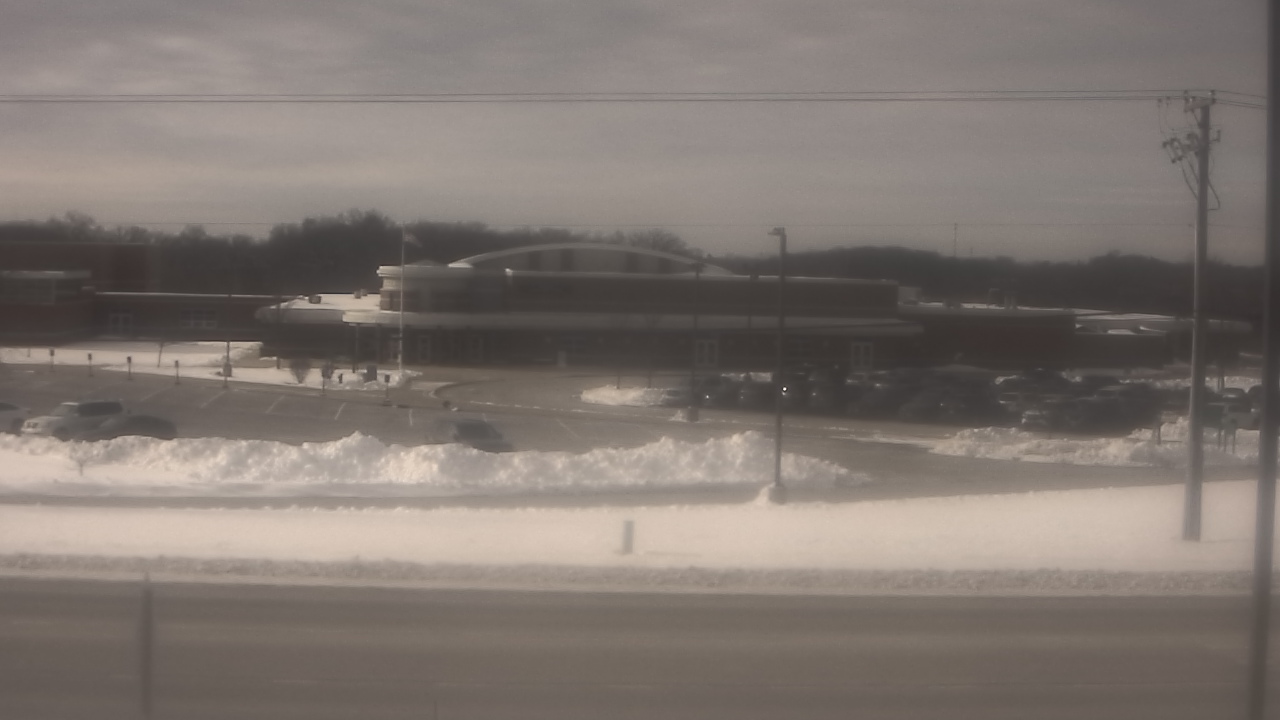 Thumbnail for current weather camera view from Fremont School District 79 in Mundelein, Illinois