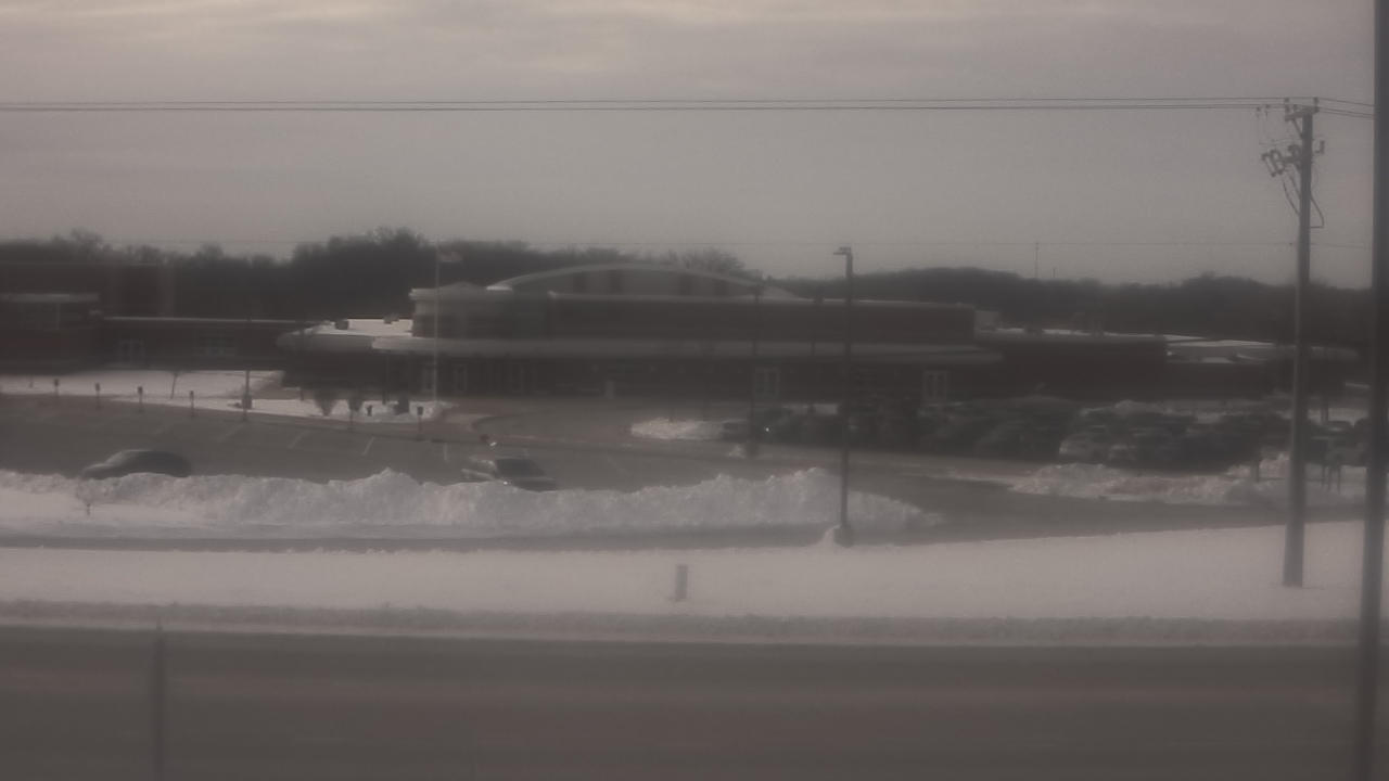 Thumbnail for current weather camera view from Fremont School District 79 in Mundelein, Illinois