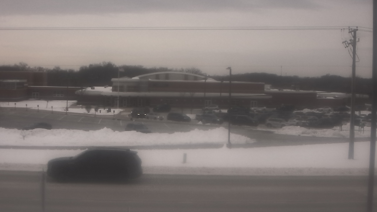 Thumbnail for current weather camera view from Fremont School District 79 in Mundelein, Illinois