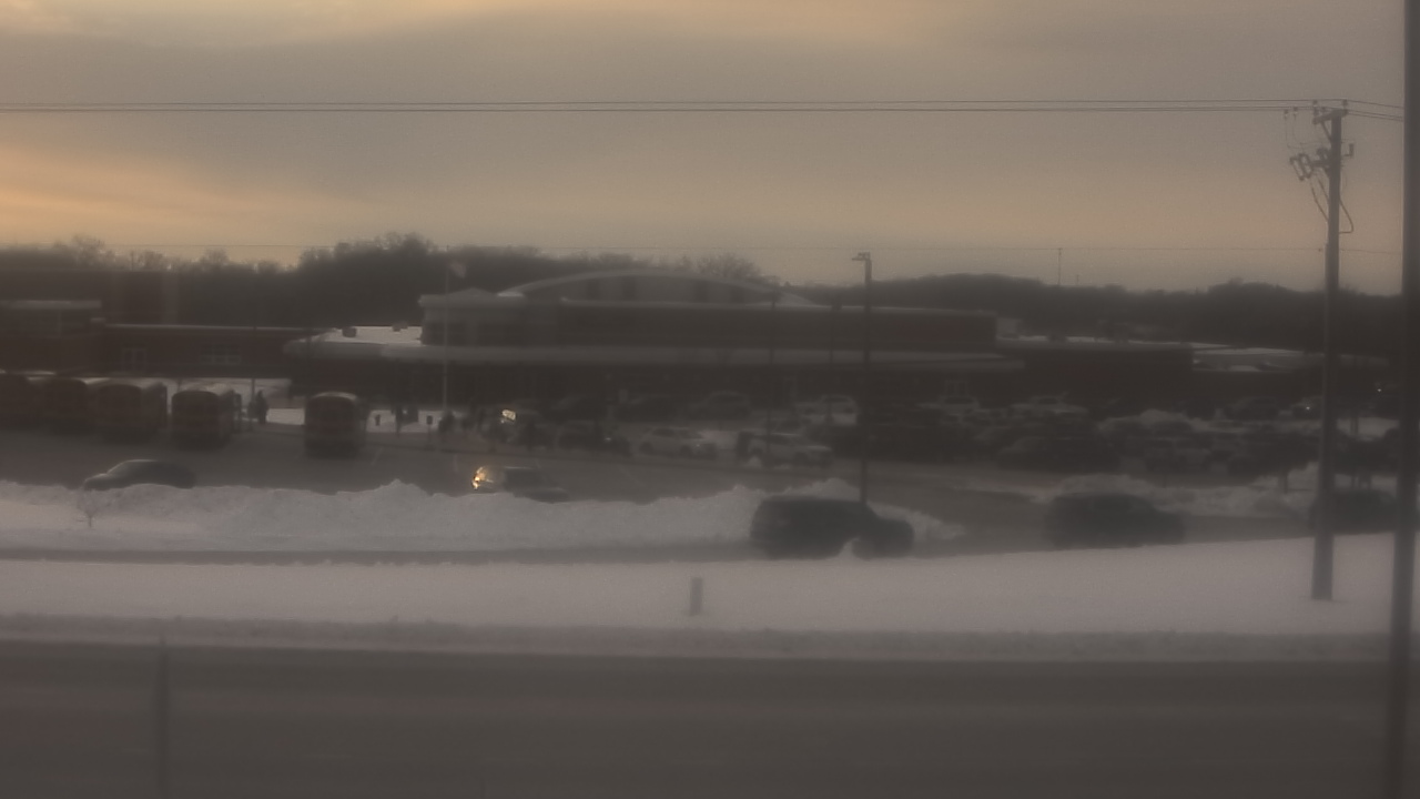 Thumbnail for current weather camera view from Fremont School District 79 in Mundelein, Illinois