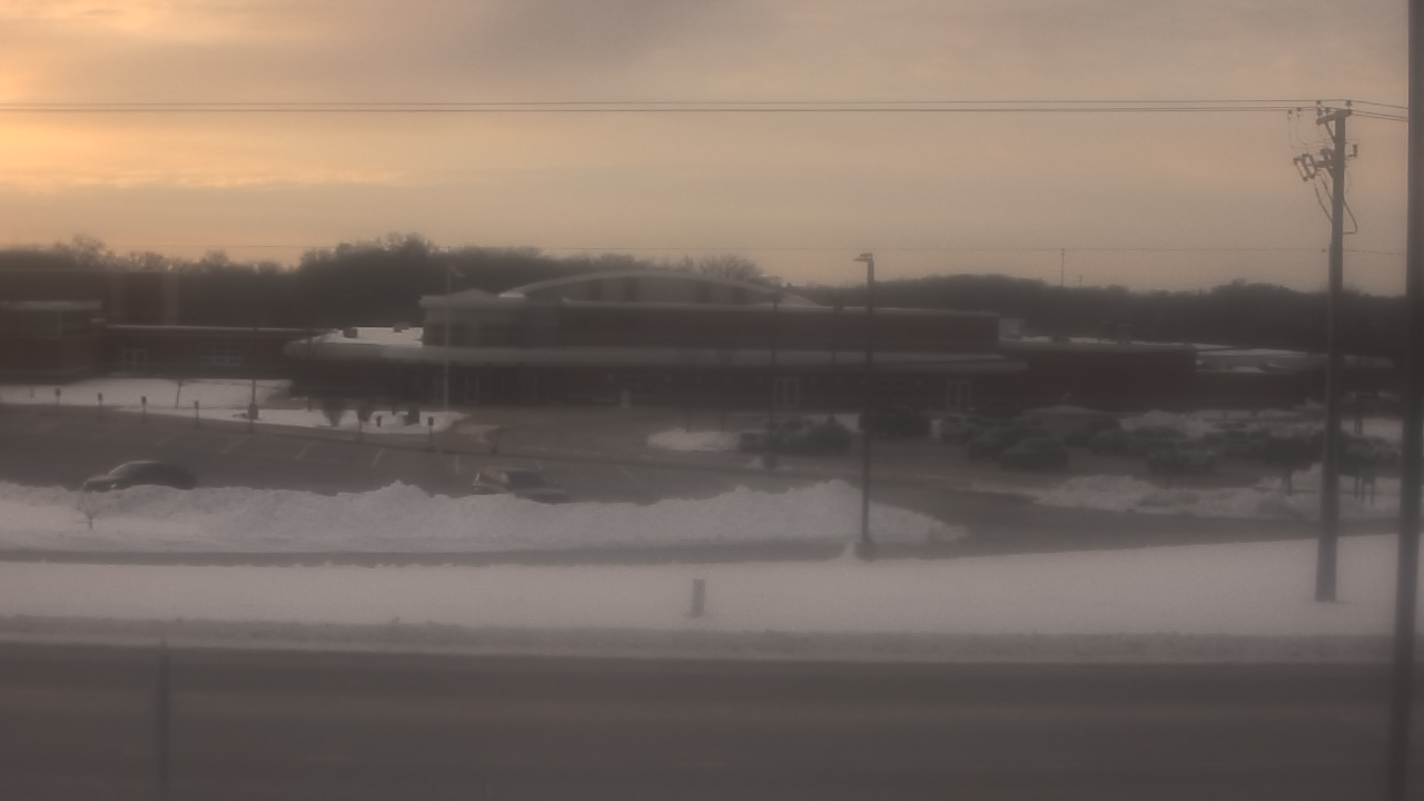 Thumbnail for current weather camera view from Fremont School District 79 in Mundelein, Illinois