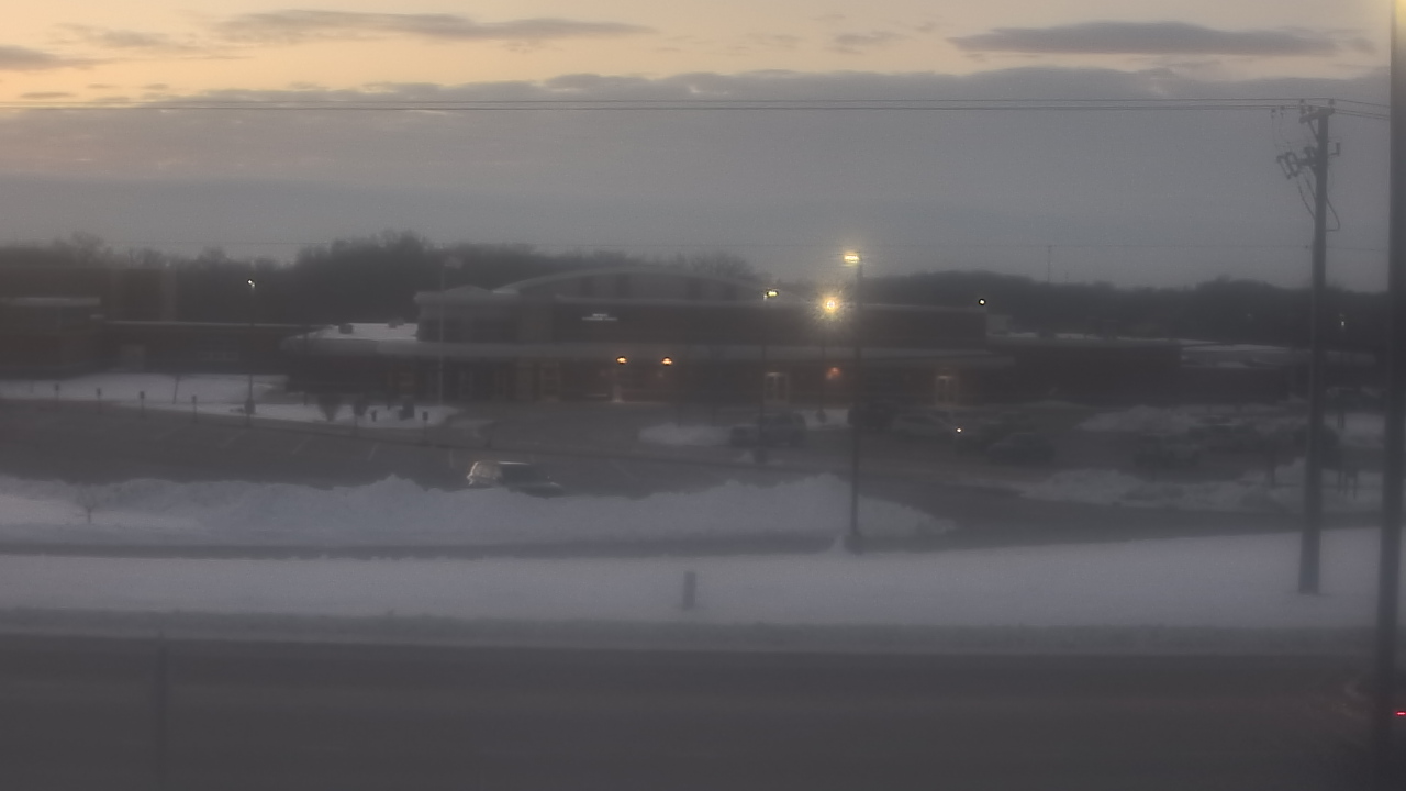 Thumbnail for current weather camera view from Fremont School District 79 in Mundelein, Illinois